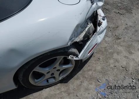 2003 Mazda Mx-5 Miata Cloth/Ls/Se/Shinsen z USA, uszkodzony, nr VIN JM1NB353230312863